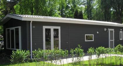Cozy Chalet With Dishwasher on a Holiday Park