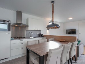 Bungalow | Private kitchen - Lodge in Nieuwvliet-bad Near the Beach (Nieuwvliet)