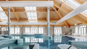 Bungalow | Uima-allas | Sisäuima-allas, ulkouima-allas