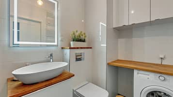 Comfort Apartment | Bathroom