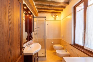 Dusche, Bidet