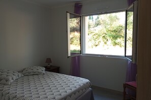 3 bedrooms, travel crib, free WiFi