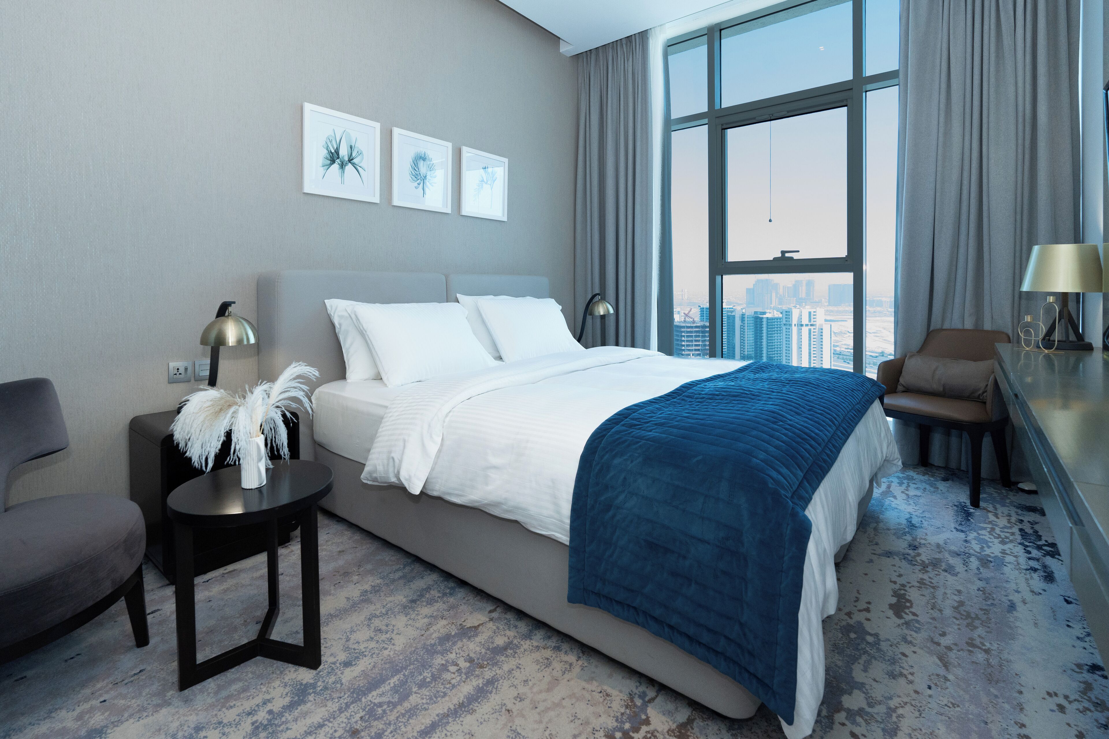 Estudio Deluxe, 1 cama doble, balcón, vistas a la ciudad | Ropa de cama de alta calidad y edredones de plumas