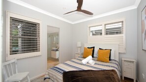 4 chambres, fer et planche à repasser, Wi-Fi, draps fournis