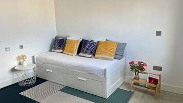 2 slaapkamers, een strijkplank/strijkijzer, wifi, beddengoed