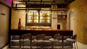 Bar (di hartanah)