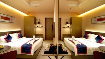 ห้องสแตนดาร์ด | เครื่องนอนระดับพรีเมียม, ตู้นิรภัยในห้องพัก, โต๊ะทำงาน, ผ้าม่านกันแสง