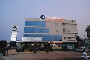 Fachada de la propiedad