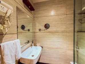 Superior Twin Room | Bathroom | Shower, towels, soap, shampoo - Zip By Spree Hotels Ilkal (Hungund)