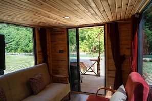 Family Room, Lake View