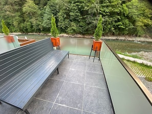Quarto luxo, vista para o lago | Sacada