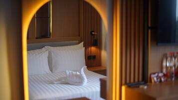 Superior Double Room, 1 Queen Bed | Desk, laptop workspace, free WiFi, bed sheets