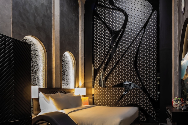 Premium bedding, Select Comfort beds, minibar, individually decorated