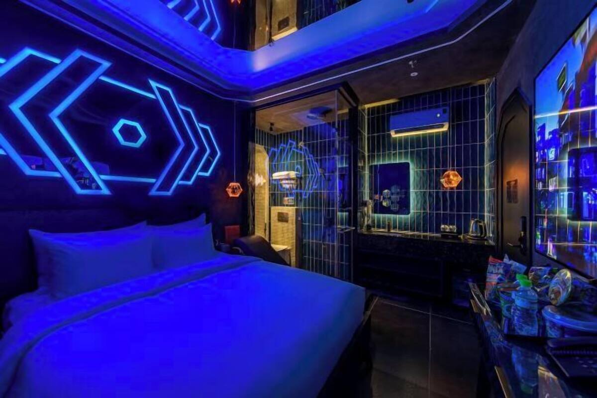 Premium bedding, Select Comfort beds, minibar, desk