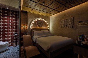 Double Room, 1 Queen Bed | Premium bedding, Select Comfort beds, minibar, individually decorated
