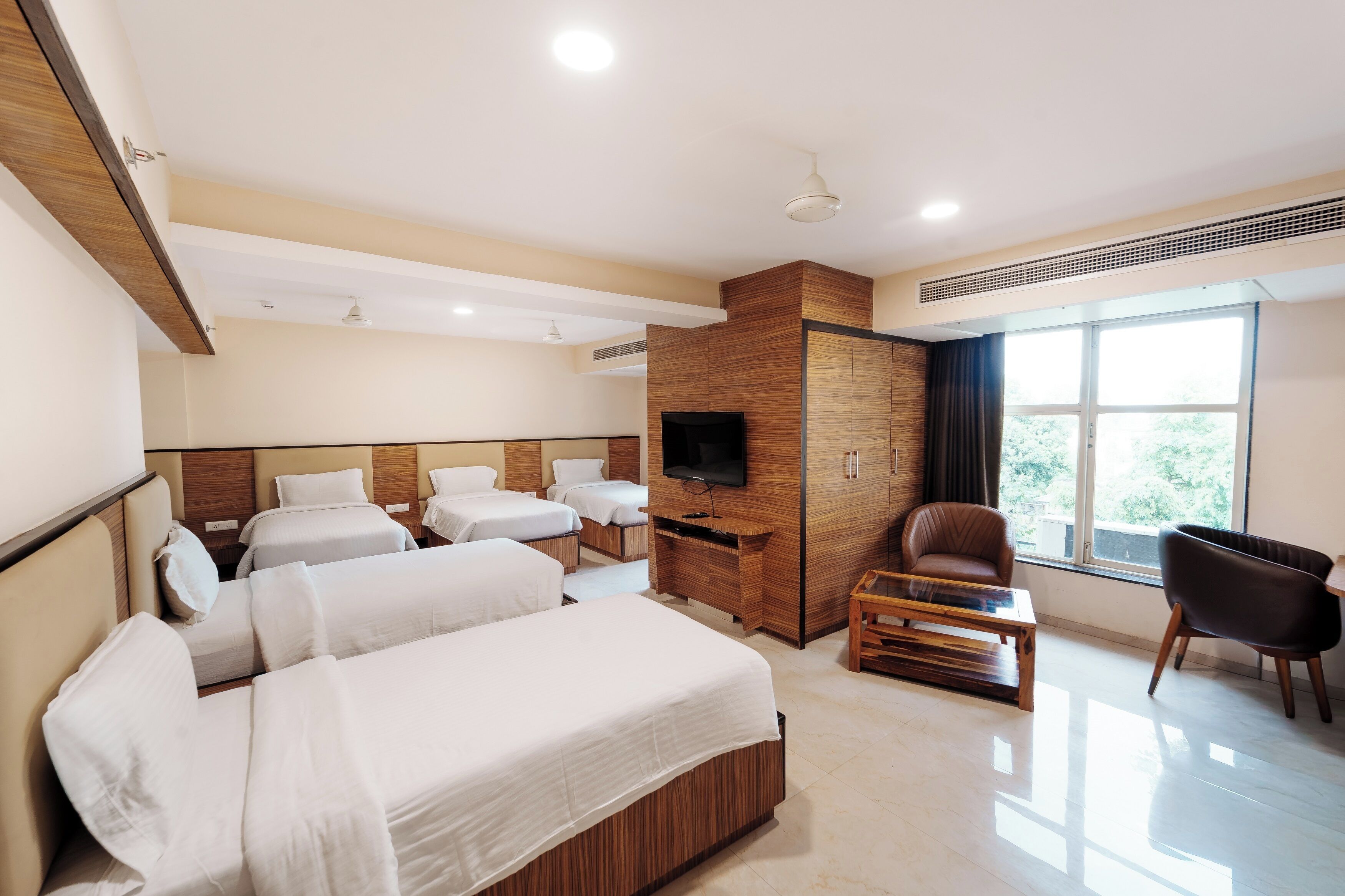 7 Bed Room | WiFi (free)