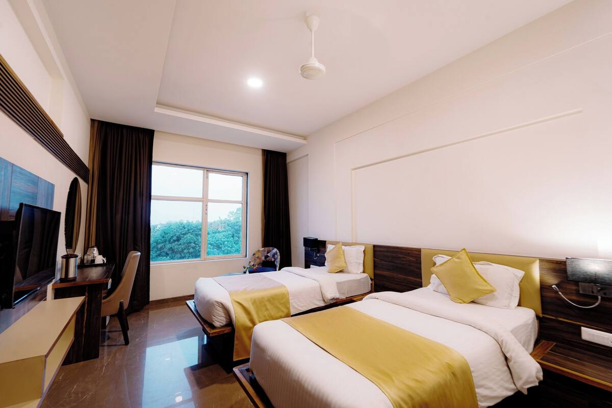 Deluxe Twin Room | Free WiFi