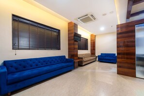 Lobby sitting area - HOTEL HIGH RISE REGENCY  (Burhanpur)