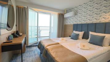 Desk, laptop workspace, free WiFi