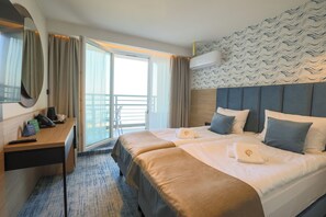 Bureau, espace de travail pour ordinateur portable, Wi-Fi gratuit