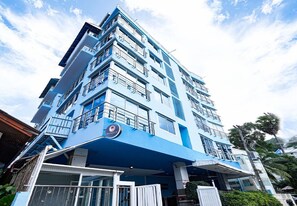 Exterior - Roomquest Utopia Kata and Residence (Karon)