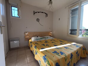 2 bedrooms, bed sheets