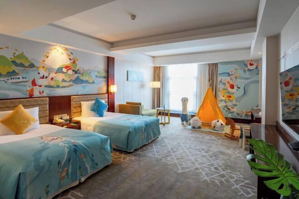 1 bedroom, blackout curtains, soundproofing, free WiFi