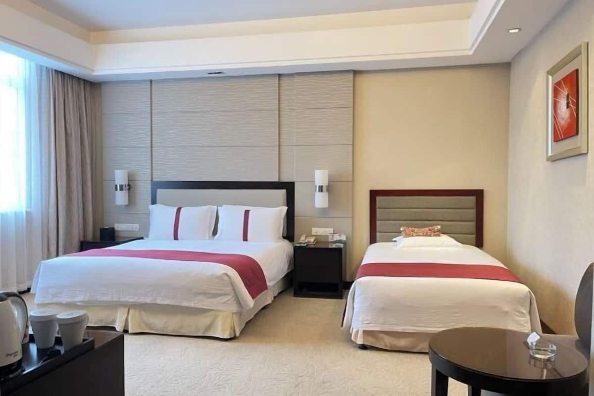 1 bedroom, blackout curtains, soundproofing, free WiFi