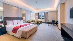 ห้องเอ็กเซกคิวทีฟซิงเกิล, เห็นวิวทะเลสาบบางส่วน | โต๊ะทำงาน, ผ้าม่านกันแสง, ห้องเก็บเสียง, Wi-Fi ฟรี