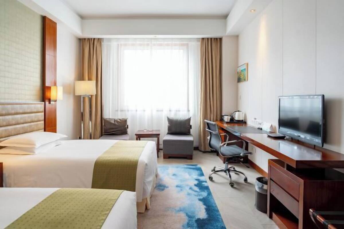 1 bedroom, blackout curtains, soundproofing, free WiFi