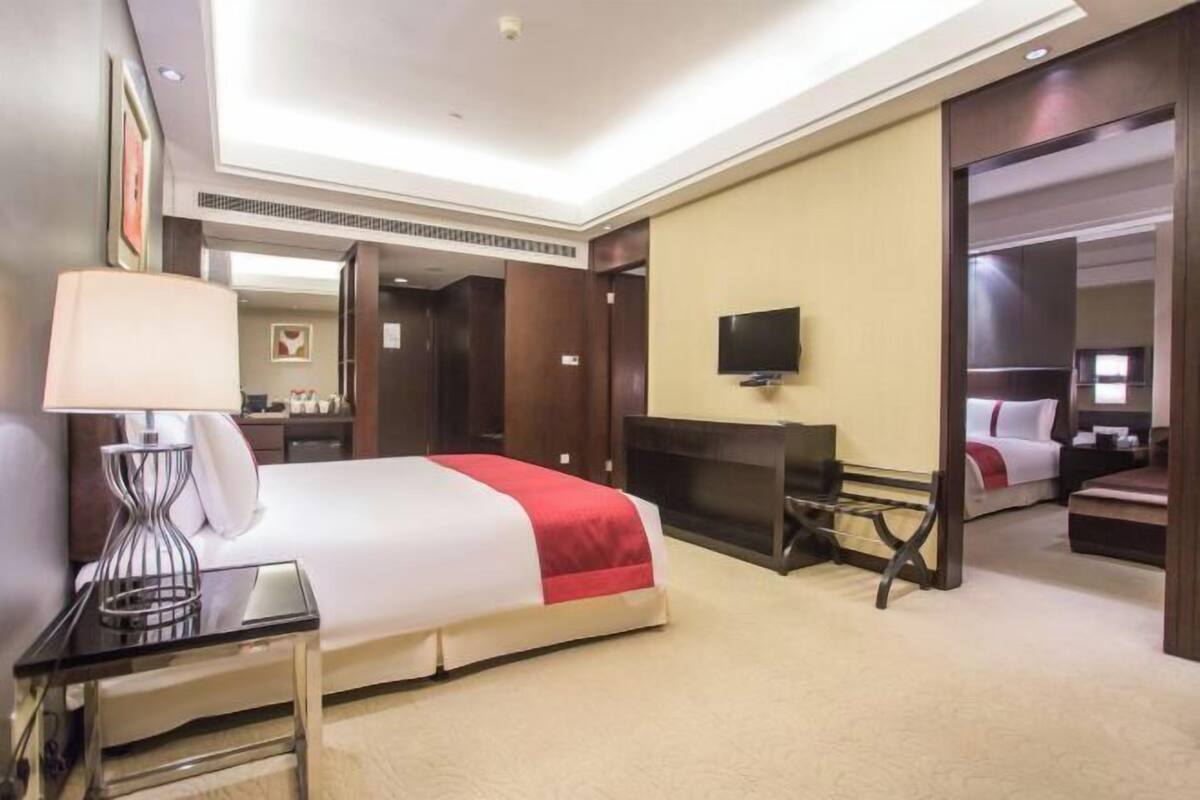 1 bedroom, blackout curtains, soundproofing, free WiFi