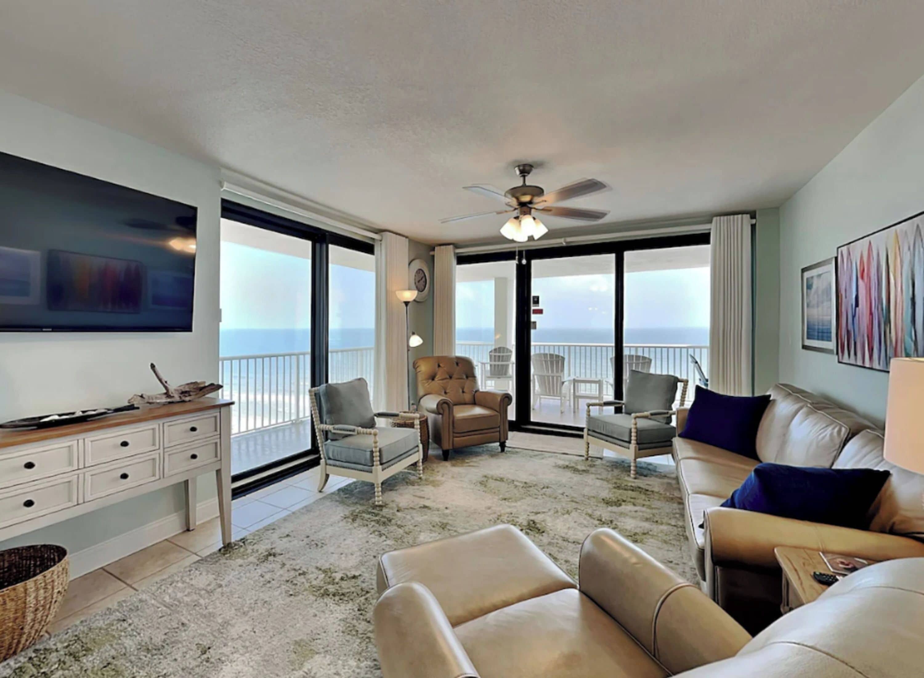 Exclusive Condo, 3 Bedrooms, Balcony, Beach View | Living room
