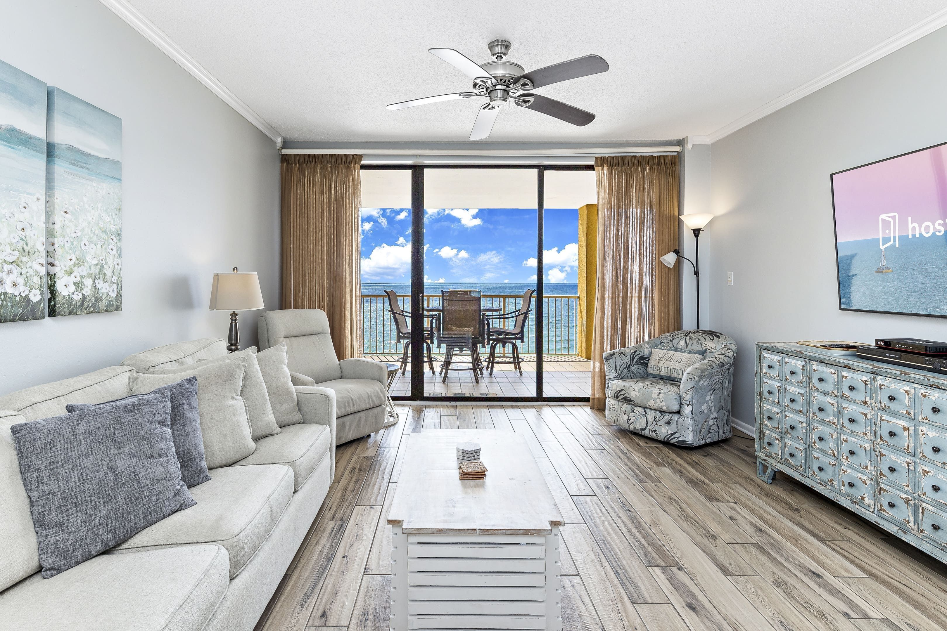 Signature Condo, 3 Bedrooms, Non Smoking, Beach View | Living room