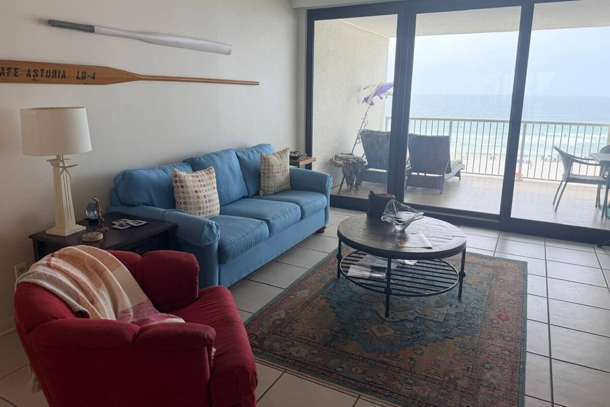 Departamento familiar, balcón, vista a la playa | Sala de estar