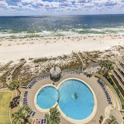 Condo com design assinado, 3 quartos, para não fumantes, vista para a praia | Vista da sacada