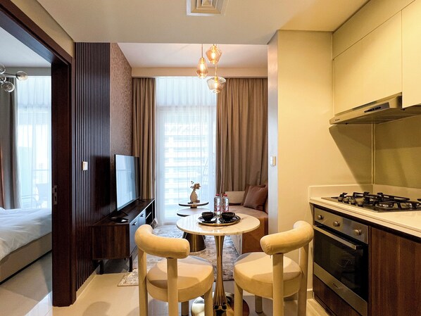 Deluxe-Apartment, 1 King-Bett und Schlafsofa | Eigene Küche