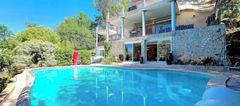 Quiet family villa with pool 