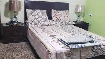 2 bedrooms, desk, soundproofing, iron/ironing board