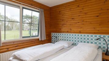 Bungalow | 3 bedrooms, individually furnished, bed sheets