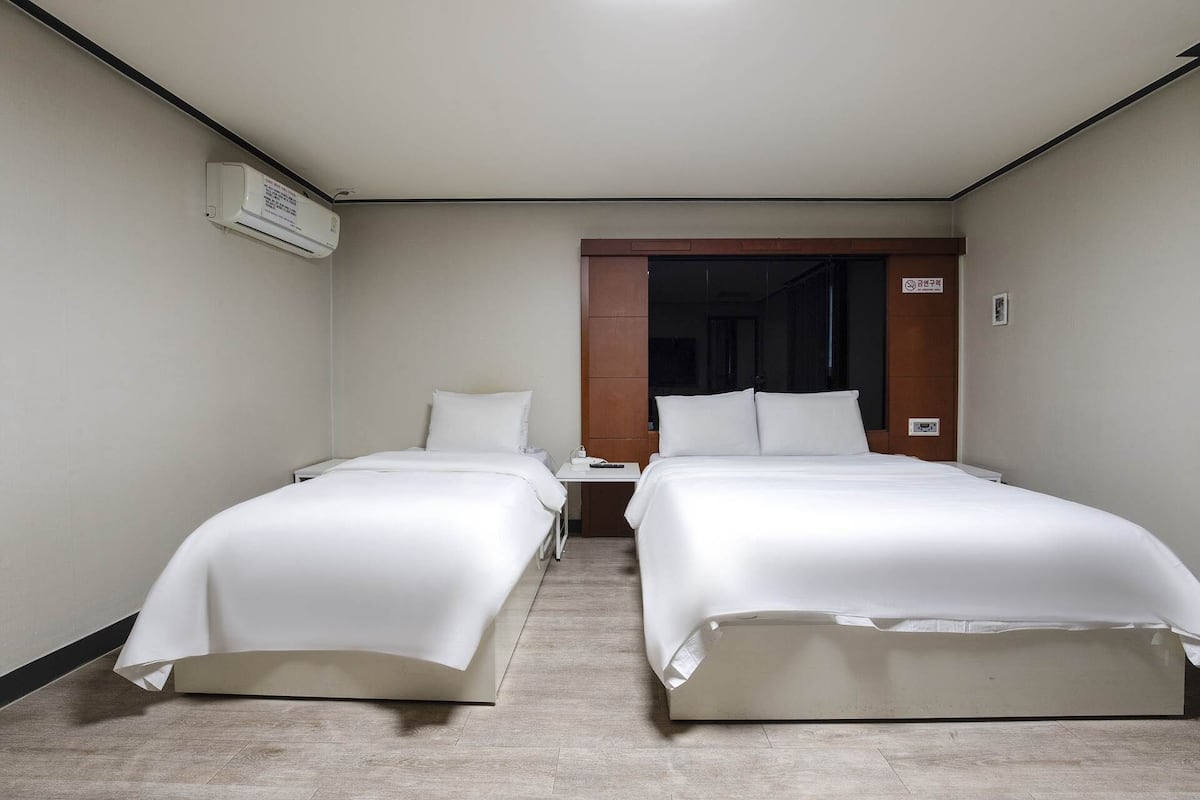Deluxe Twin Room | Premium bedding, free WiFi, bed sheets