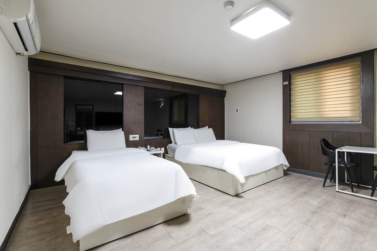 Premium Twin Room | Premium bedding, free WiFi, bed sheets