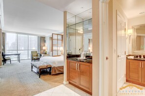 Bureau, fer et planche à repasser, Wi-Fi, draps fournis