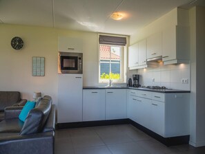 House | Private kitchen - Charming Sauna Home Near Alkmaar (West-Graftdijk)