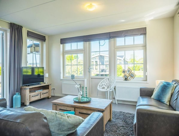 House | Living room - Charming Sauna Home Near Alkmaar (West-Graftdijk)