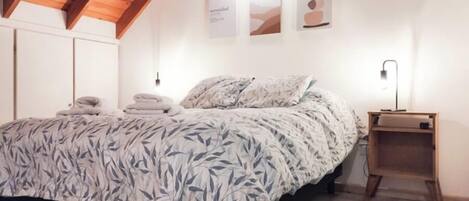 1 Schlafzimmer, Reisekinderbett, kostenloses WLAN, Bettwäsche