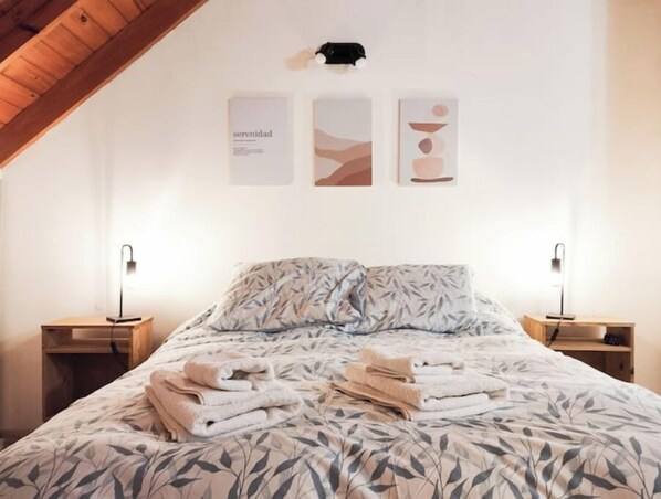 1 chambre, lit parapluie, Wi-Fi gratuit, draps fournis