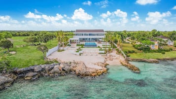 Villa | 12 bedrooms, Internet