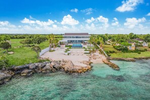 Villa | 12 bedrooms - Luxurious 12-bedroom Oceanfront Villa With Private Chef Butler Private Beach in Casa de Campo Resort (La Romana)