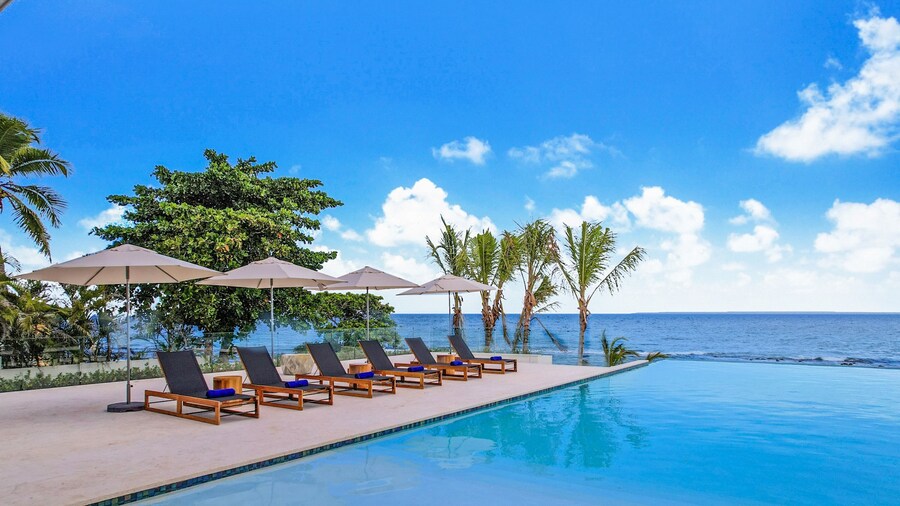 Luxurious 12-bedroom Oceanfront Villa With Private Chef Butler Private Beach in Casa de Campo Resort