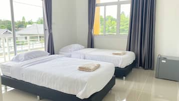Cortinas blackout, wifi gratis y ropa de cama